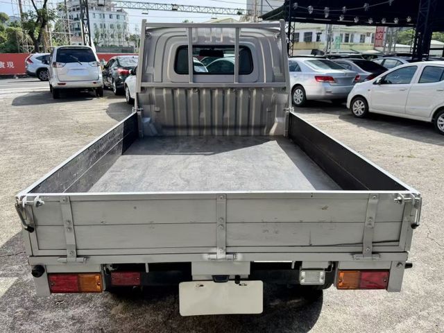 2024 Toyota Town Ace 框式木床 手排 一手車 原廠保養 保固中 超低里程僅跑一萬四  第11張相片