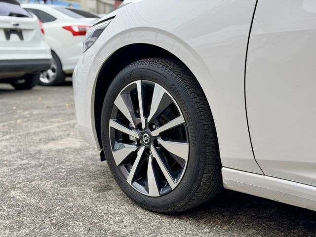 2021 Nissan Sentra 1.6尊爵智駕版 超低里程僅跑三萬  第4張相片