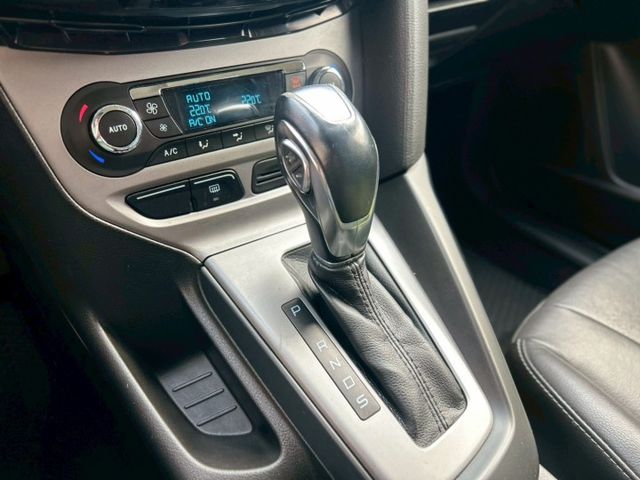 2013 Ford Focus 4D 1.6汽油時尚經典型 里程僅跑八萬八  第8張相片