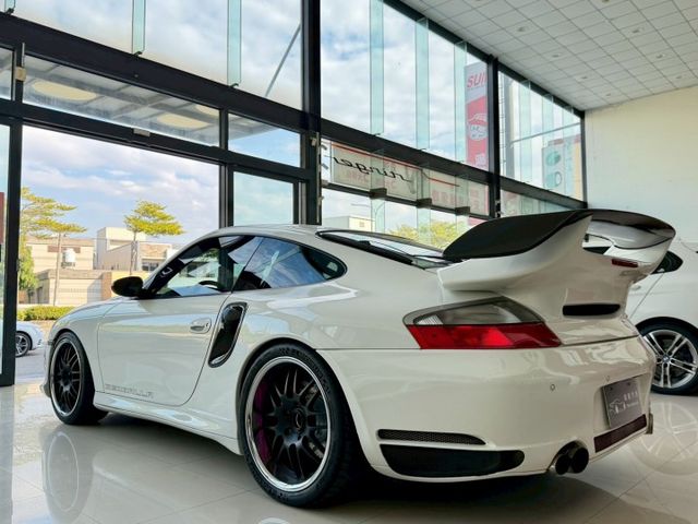 2002 Porsche 911 Carrera 996 多樣改裝  第13張相片