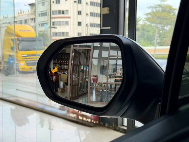 2022 Toyota Prius PHV 1.8 旗艦 原廠保養 原廠保固中 里程僅跑五萬  第5張相片