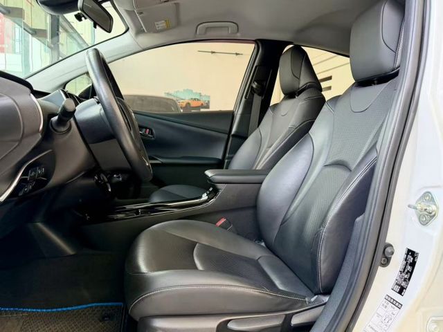 2022 Toyota Prius PHV 1.8 旗艦 原廠保養 原廠保固中 里程僅跑五萬  第7張相片