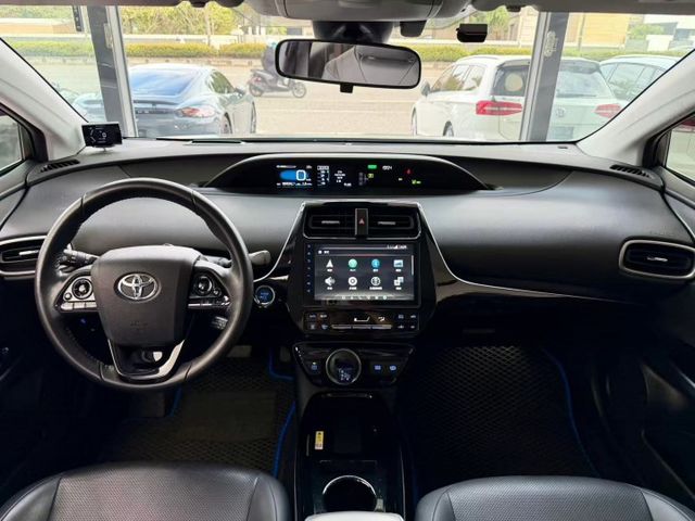2022 Toyota Prius PHV 1.8 旗艦 原廠保養 原廠保固中 里程僅跑五萬  第16張相片