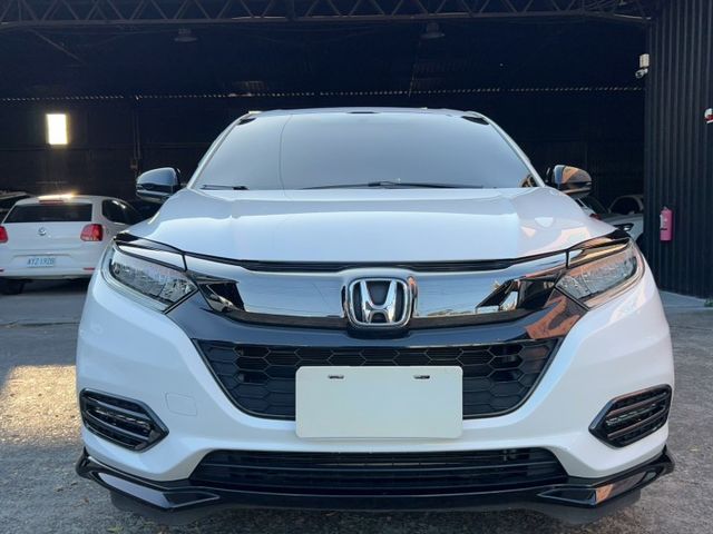 2021 Honda HR-V 1.8 RS 一手車 原廠保養 里程僅跑五萬  第2張相片