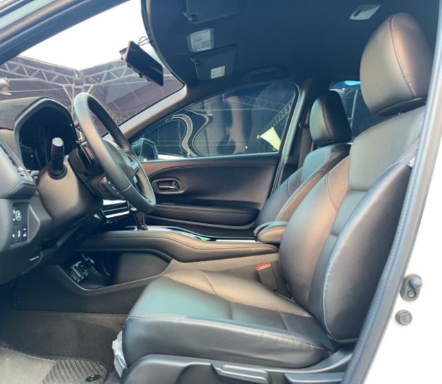 2021 Honda HR-V 1.8 RS 一手車 原廠保養 里程僅跑五萬  第11張相片