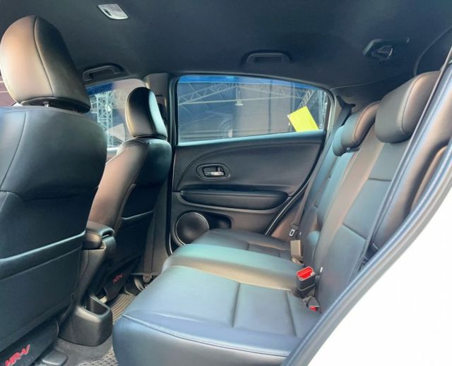 2021 Honda HR-V 1.8 RS 一手車 原廠保養 里程僅跑五萬  第12張相片