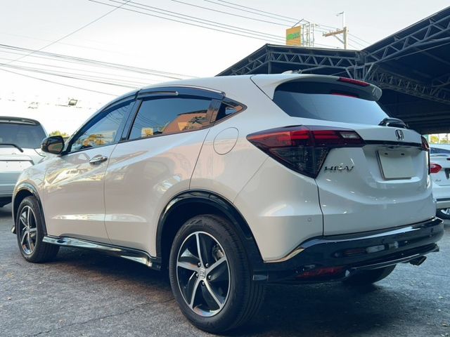 2021 Honda HR-V 1.8 RS 一手車 原廠保養 里程僅跑五萬  第17張相片