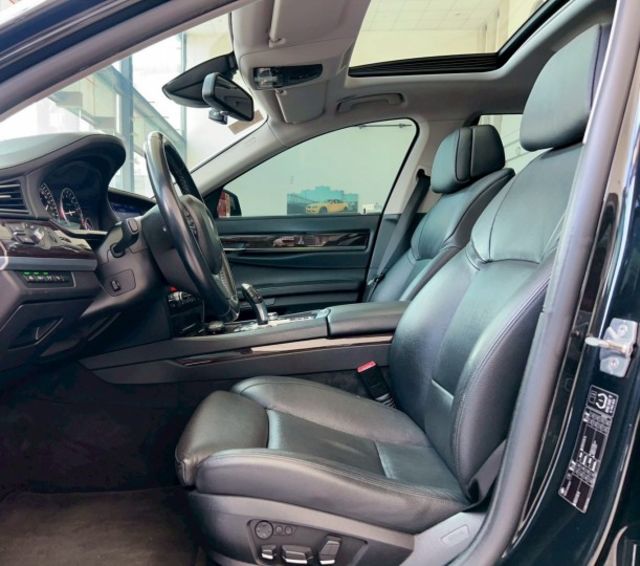 2011 / 12 年式 BMW F02 740Li領航版 里程僅跑十二萬 盲點 抬顯 ACC 車偏  第5張相片