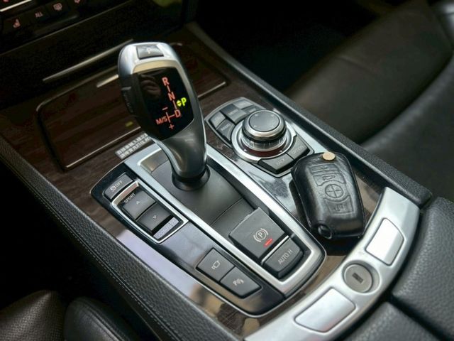 2011 / 12 年式 BMW F02 740Li領航版 里程僅跑十二萬 盲點 抬顯 ACC 車偏  第13張相片