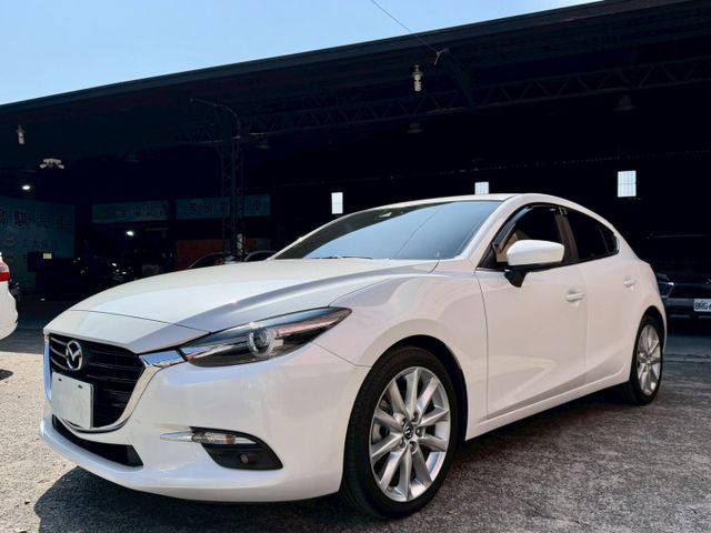 2018 Mazda 3 5D 2.0尊榮安全版 一手車 原廠保養 里程僅跑八萬四 IKEY 盲點 抬顯 車偏  第3張相片