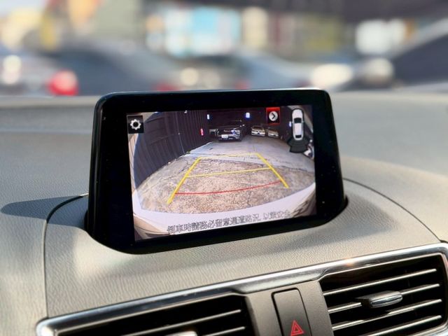 2018 Mazda 3 5D 2.0尊榮安全版 一手車 原廠保養 里程僅跑八萬四 IKEY 盲點 抬顯 車偏  第13張相片