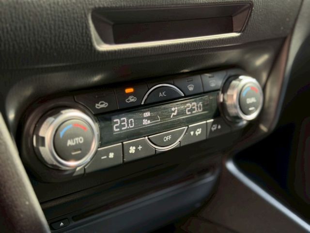 2018 Mazda 3 5D 2.0尊榮安全版 一手車 原廠保養 里程僅跑八萬四 IKEY 盲點 抬顯 車偏  第14張相片