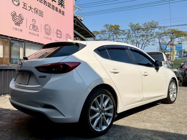 2018 Mazda 3 5D 2.0尊榮安全版 一手車 原廠保養 里程僅跑八萬四 IKEY 盲點 抬顯 車偏  第20張相片