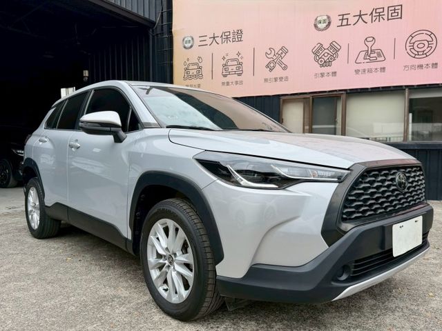 2021 Toyota Corolla Cross 1.8豪華版 里程僅跑六萬九  第1張相片