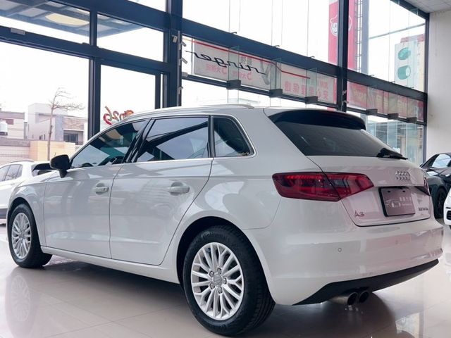 2015 Audi A3 Sportback 30 TFSI 里程僅跑十一萬 加裝CarPlay  第13張相片
