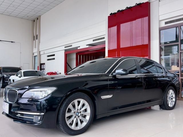 2014 BMW 7-Series 740Li 總代理 Indivdual Merino 里程僅跑十二萬九  第3張相片