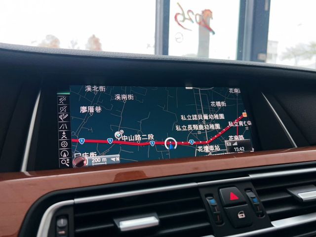 2014 BMW 7-Series 740Li 總代理 Indivdual Merino 里程僅跑十二萬九  第6張相片