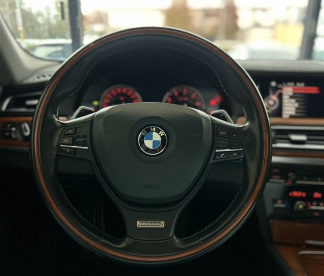 2014 BMW 7-Series 740Li 總代理 Indivdual Merino 里程僅跑十二萬九  第11張相片