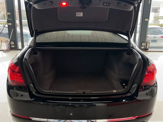 2014 BMW 7-Series 740Li 總代理 Indivdual Merino 里程僅跑十二萬九  第19張相片