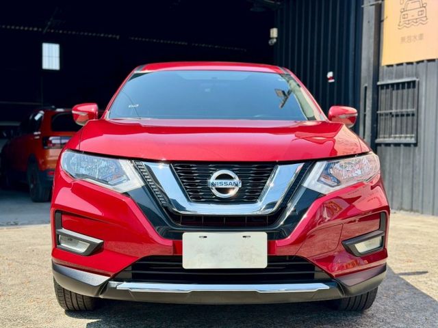 2022 Nissan X-Trail 2.0 里程僅跑六萬八 車側踏板 抬頭顯示器 電子後視鏡整合行車紀錄器  第2張相片