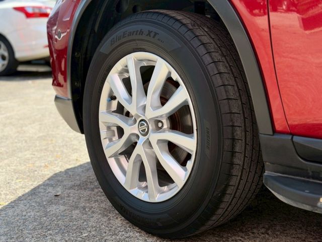 2022 Nissan X-Trail 2.0 里程僅跑六萬八 車側踏板 抬頭顯示器 電子後視鏡整合行車紀錄器  第4張相片