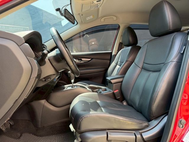 2022 Nissan X-Trail 2.0 里程僅跑六萬八 車側踏板 抬頭顯示器 電子後視鏡整合行車紀錄器  第5張相片