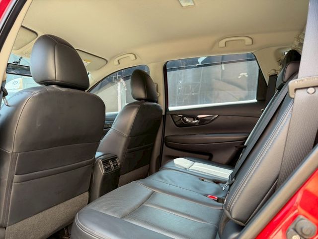 2022 Nissan X-Trail 2.0 里程僅跑六萬八 車側踏板 抬頭顯示器 電子後視鏡整合行車紀錄器  第12張相片