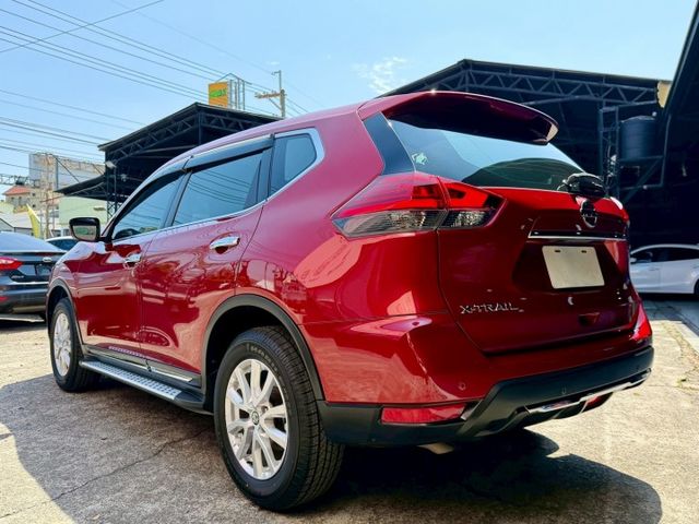 2022 Nissan X-Trail 2.0 里程僅跑六萬八 車側踏板 抬頭顯示器 電子後視鏡整合行車紀錄器  第13張相片