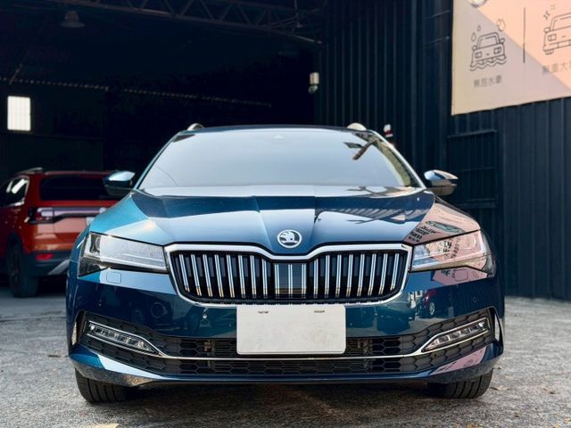 2023 Skoda 小改款 Superb Combi 1.5 TSI菁英版 原廠保養 保固中 超低里程僅跑兩萬一  第2張相片