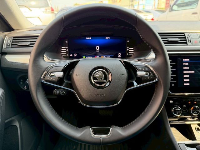 2023 Skoda 小改款 Superb Combi 1.5 TSI菁英版 原廠保養 保固中 超低里程僅跑兩萬一  第9張相片
