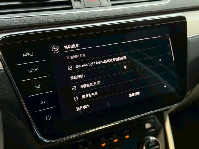 2023 Skoda 小改款 Superb Combi 1.5 TSI菁英版 原廠保養 保固中 超低里程僅跑兩萬一  第11張相片