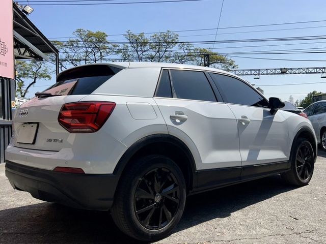 2018 Audi Q2 35 TFSI Luxury 里程僅跑十四萬  第16張相片
