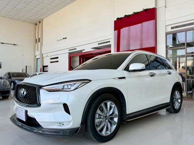 2020 Infiniti QX50 2.0t風尚款 原廠保養 超低里程僅跑六萬八  第3張相片