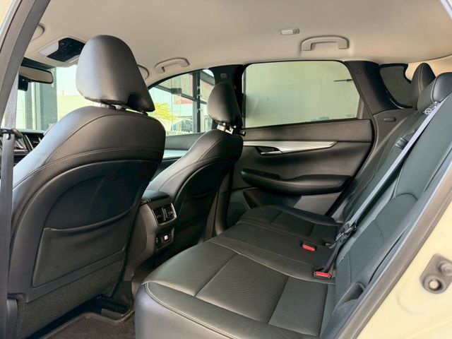 2020 Infiniti QX50 2.0t風尚款 原廠保養 超低里程僅跑六萬八  第16張相片