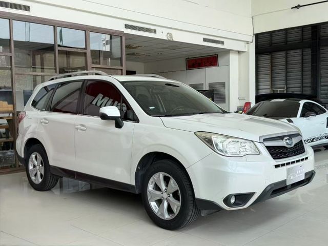 2014 Subaru Forester 2.0 i Elegant  原廠保養 里程跑二二萬五 四顆輪胎剛換新  第1張相片