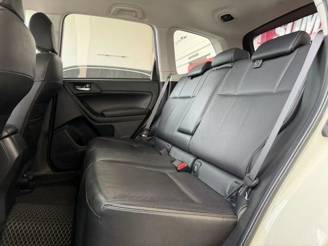 2014 Subaru Forester 2.0 i Elegant  原廠保養 里程跑二二萬五 四顆輪胎剛換新  第13張相片