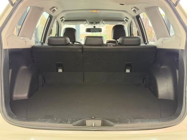 2014 Subaru Forester 2.0 i Elegant  原廠保養 里程跑二二萬五 四顆輪胎剛換新  第14張相片