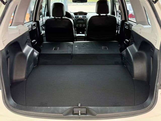 2014 Subaru Forester 2.0 i Elegant  原廠保養 里程跑二二萬五 四顆輪胎剛換新  第15張相片