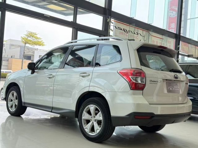 2014 Subaru Forester 2.0 i Elegant  原廠保養 里程跑二二萬五 四顆輪胎剛換新  第16張相片