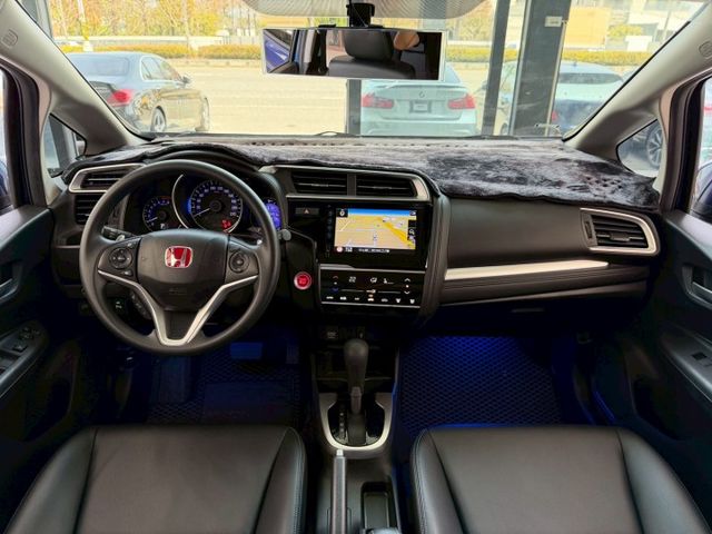 2018 Honda Fit 1.5 S 原廠保養 超低里程僅跑五萬六  第14張相片