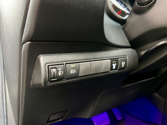 2021 Toyota Corolla Altis 1.8豪華影音版 里程僅跑八萬  第10張相片