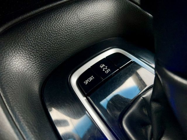 2021 Toyota Corolla Altis 1.8豪華影音版 里程僅跑八萬  第11張相片