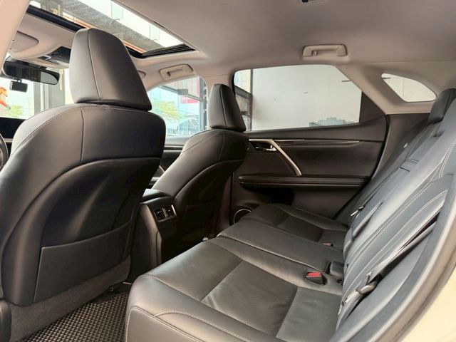 2019 / 20 年式 Lexus 小改款 RX300 頂級版 原廠保養 加裝環景  第16張相片