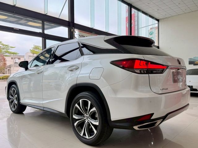 2019 / 20 年式 Lexus 小改款 RX300 頂級版 原廠保養 加裝環景  第17張相片