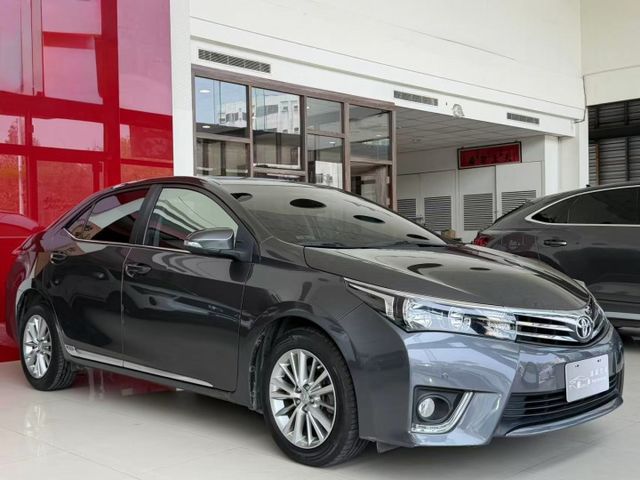 2015 Toyota Corolla Altis 1.8經典版 里程僅跑十三萬  第1張相片