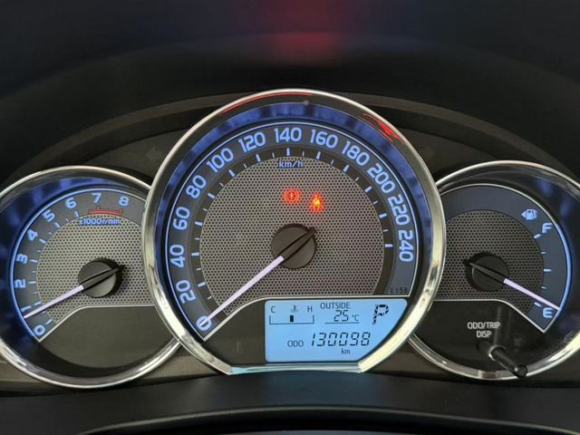 2015 Toyota Corolla Altis 1.8經典版 里程僅跑十三萬  第8張相片