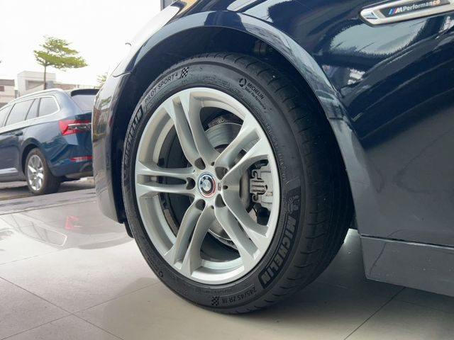 2015 BMW 美規 528i M Sport 里程僅跑十二萬  第4張相片