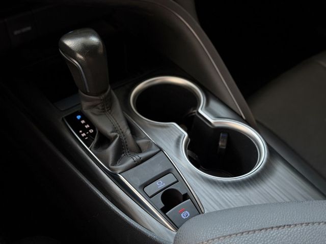 2023 Toyota 小改款 8.5 代 Camry 2.0尊爵版 一手車 原廠保固中 超低里程僅跑三萬七 加裝抬顯  第13張相片