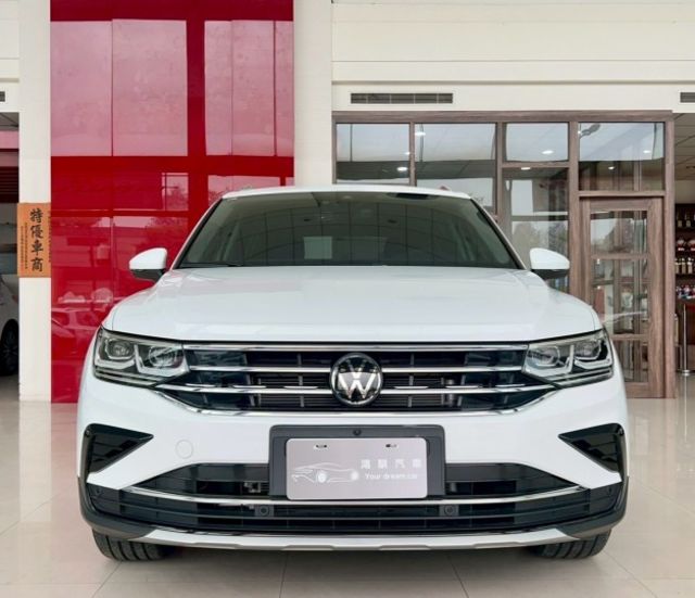 2024 VW Tiguan 280 TSI Elegance Premium 一手車 原廠保養 保固中 里程僅一萬四  第2張相片