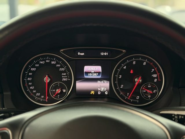 2015 / 16 年式 M-Benz 小改款 A180 里程僅跑十萬  第7張相片